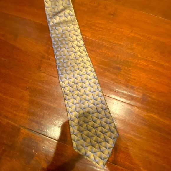 Van Heusen Other - Van Heusen tie